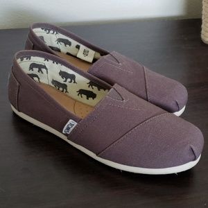 Grey TOMS